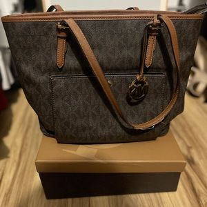 MICHAEL KORS Jet Set Brown MK Signature Zip Tote TZ Bag Gold MK Charm